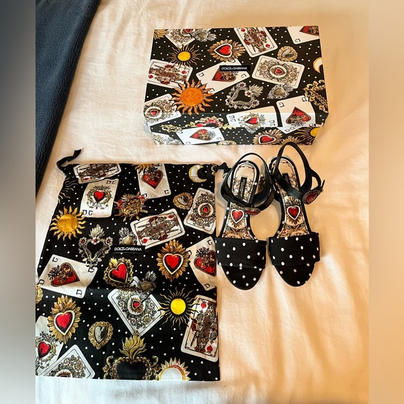 Gently preowned Dolce and Gabbana block heels with heart details! - Picture 1 of 10